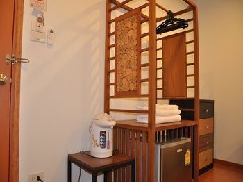 Hostel Double Dd House At Mrt Sutthisarn Bangkok