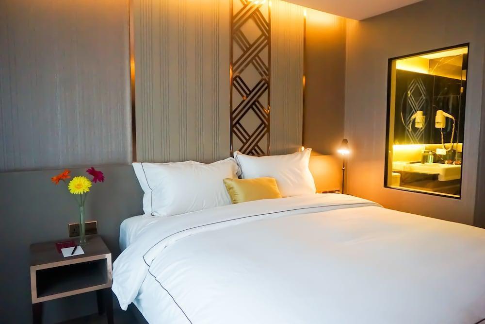 Glow Sukhumvit 5
