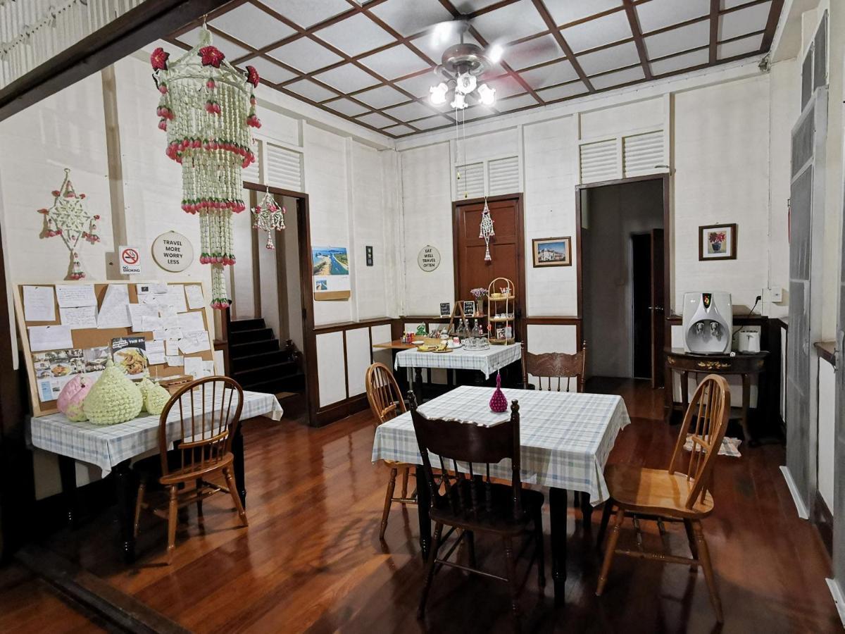 24 Samsen Heritage House Bangkok