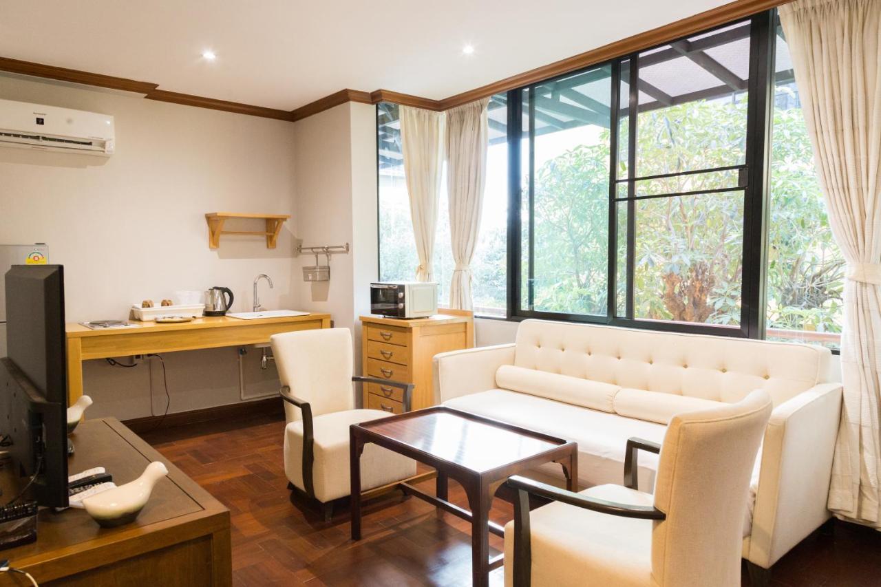 Roomquest Sukhumvit 36 Bts Thonglor Hotel 3*