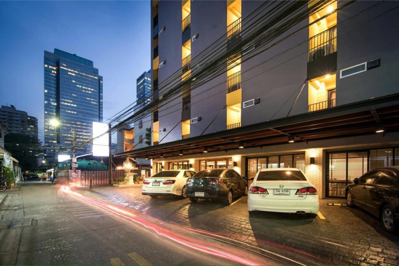 Ratchada Point Hotel