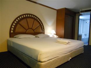 Phraarthit Mansion Hostel Bangkok