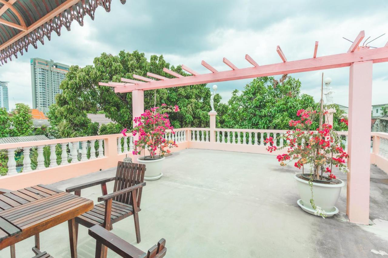 Gaiwandhanat Bangkok