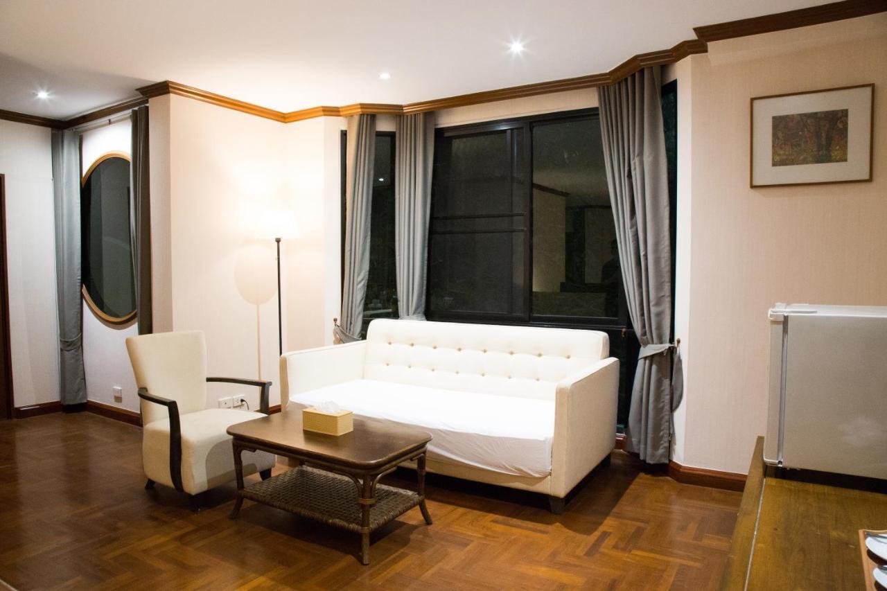 Roomquest Sukhumvit 36 Bts Thonglor Hotel