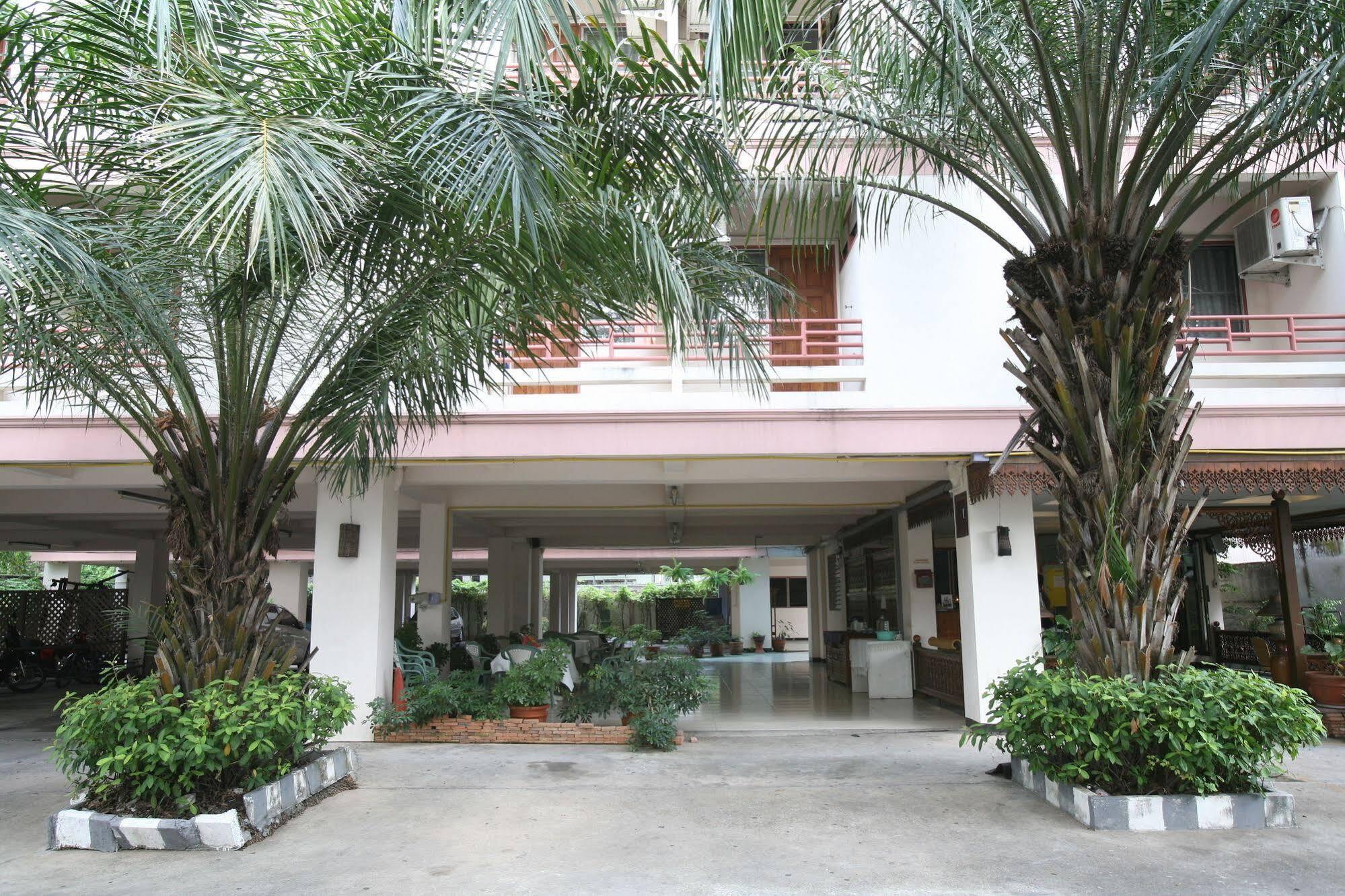 Beerapan Hostel Bangkok