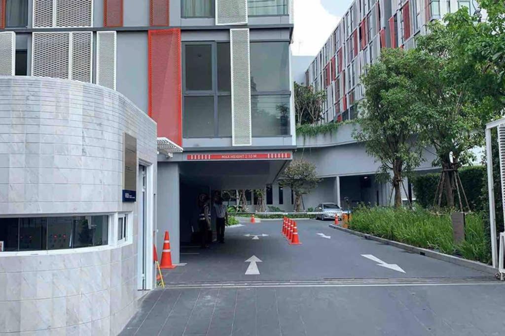 Inn 日本高级住宅区ekkamai /后花园/1.8大床/泳池健身/紧邻网红酒吧咖啡餐厅 Bangkok