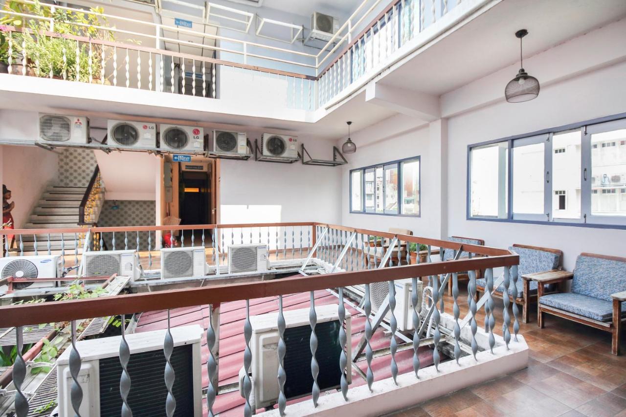 Oyo 537 Na Banglampoo Hotel Bangkok