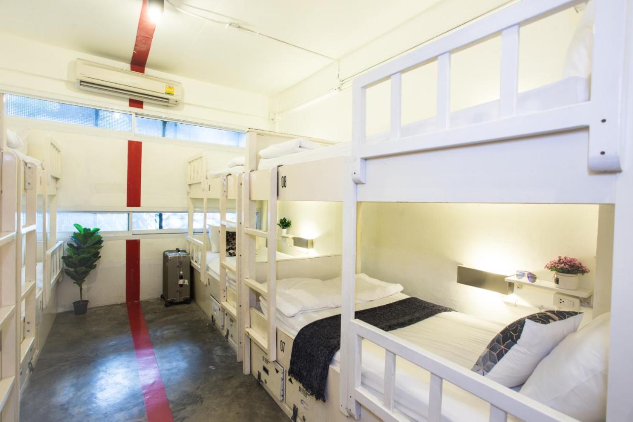 Hq Silom Hostel *