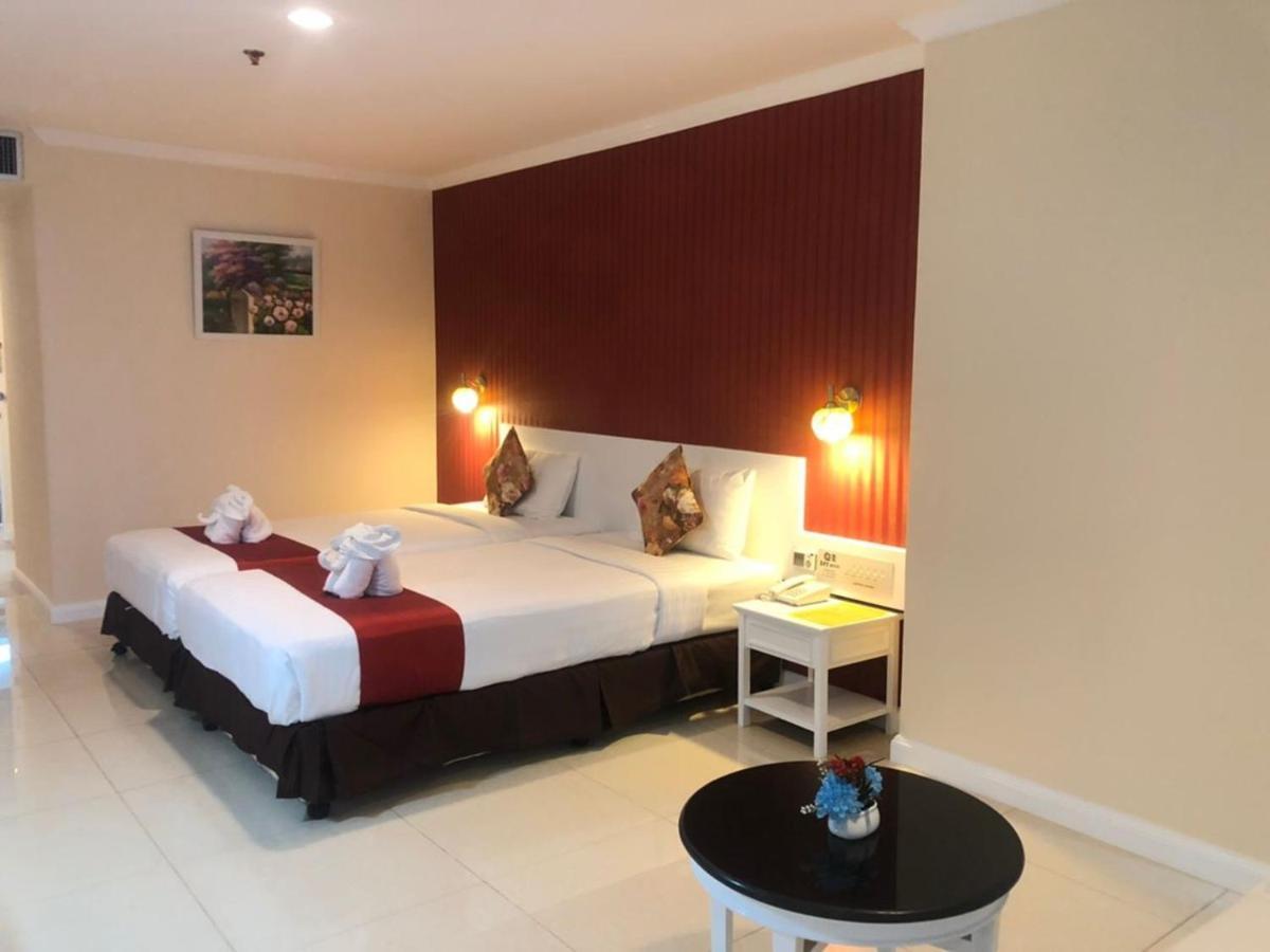 Bay Srinakarin Hotel