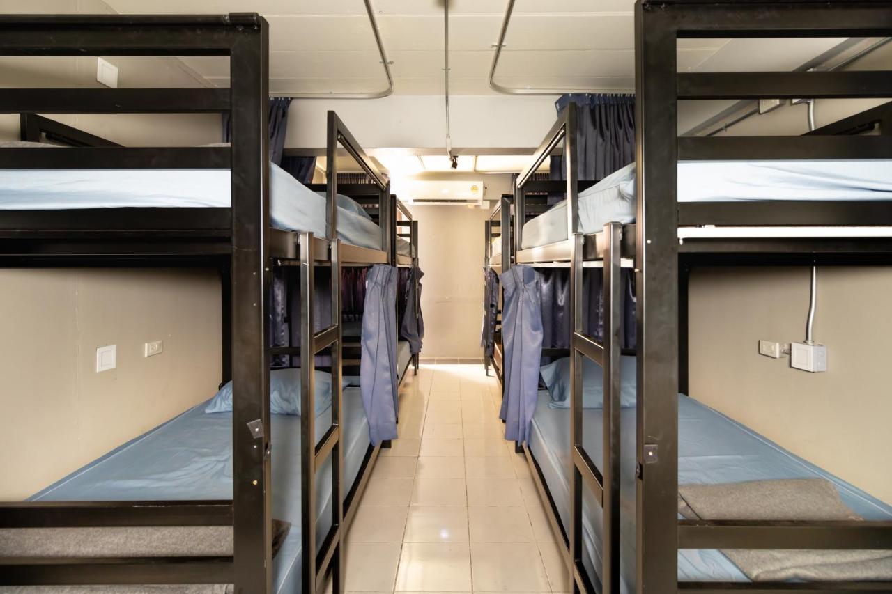 B168-bed & Bangkok