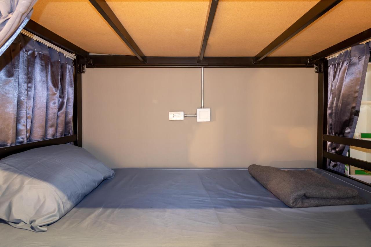 Asrama B168-bed & Bangkok