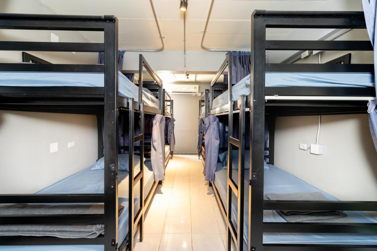 Asrama B168-bed & Bangkok