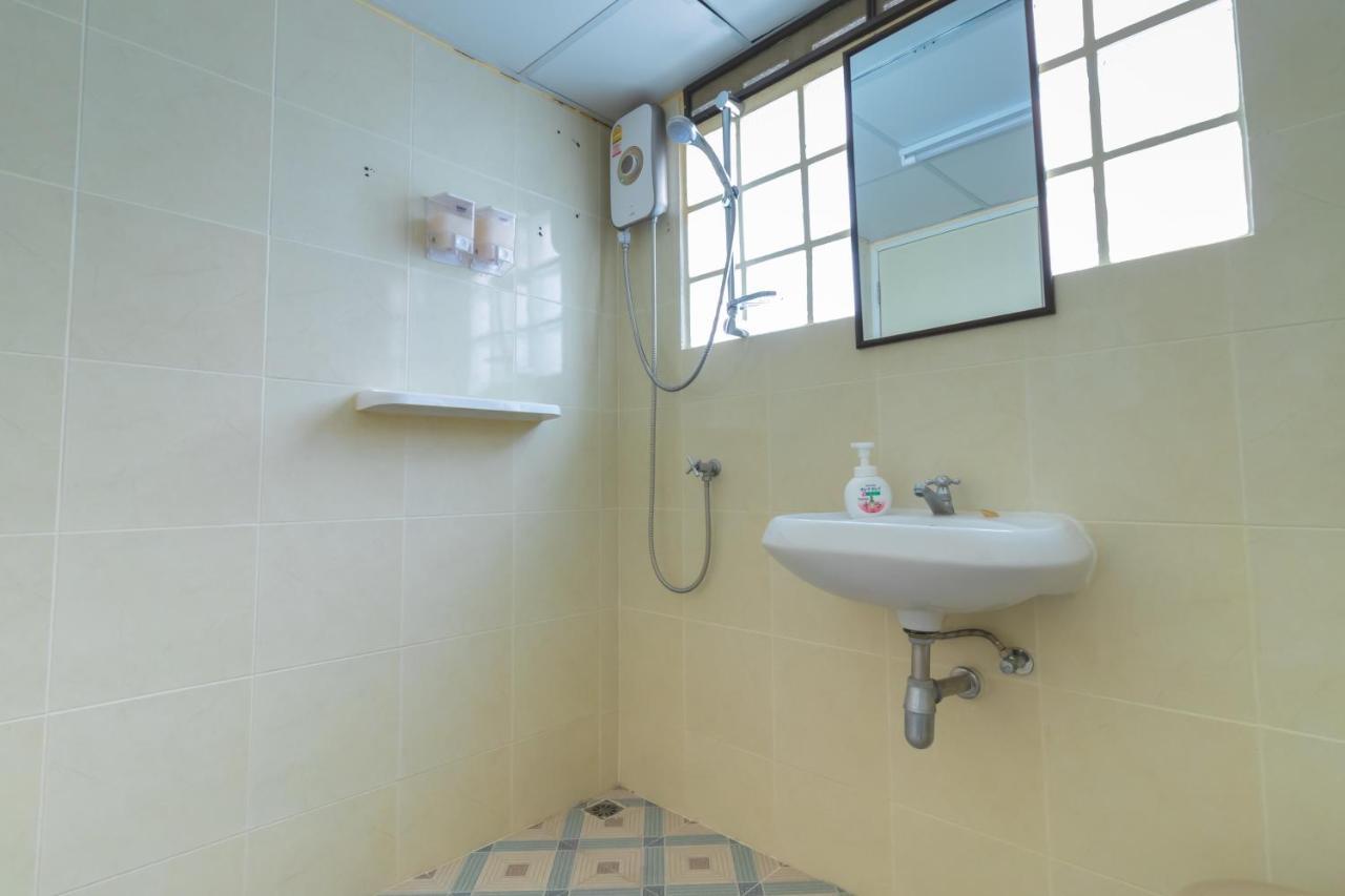 B168-bed & Asrama Bangkok