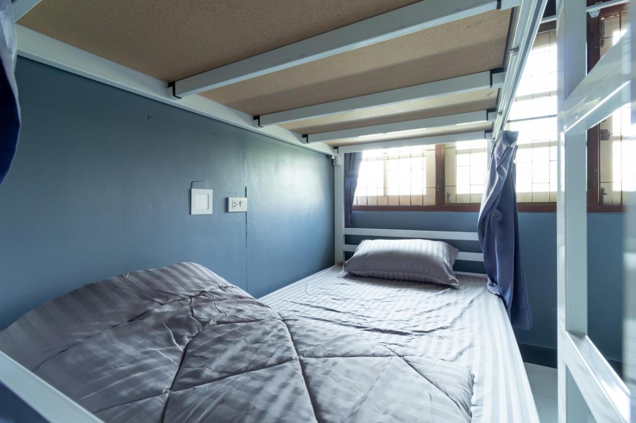 Asrama B168-bed & Bangkok