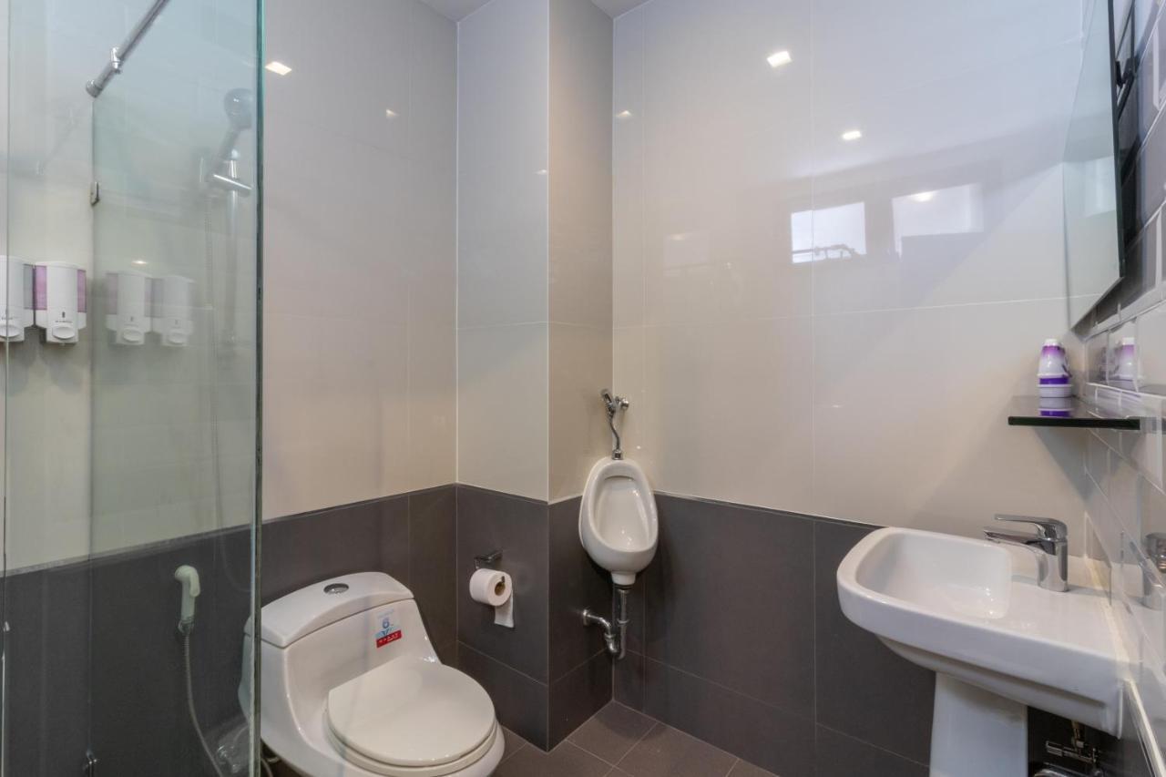 Petchyindee Kingdom Hostel Bangkok