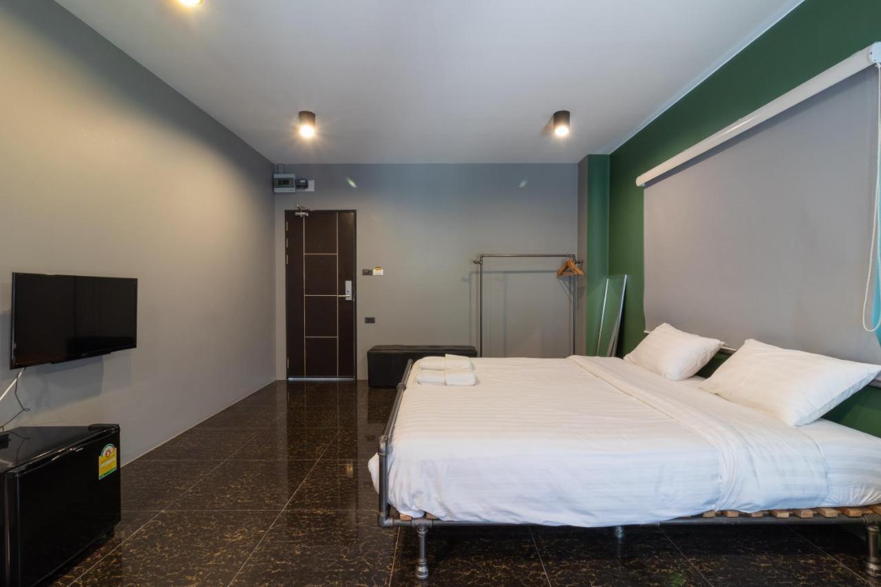 Petchyindee Kingdom Hostel Bangkok