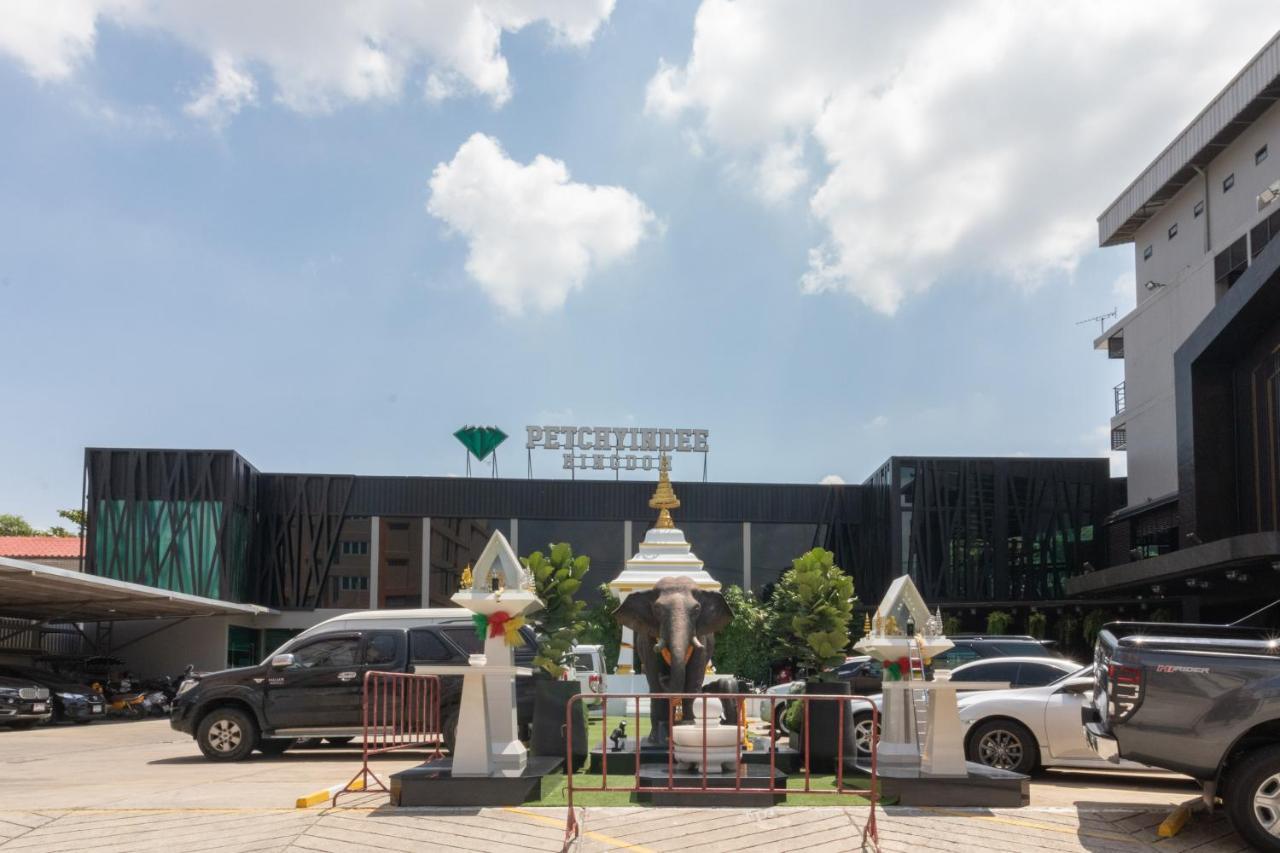 Petchyindee Kingdom Hostel