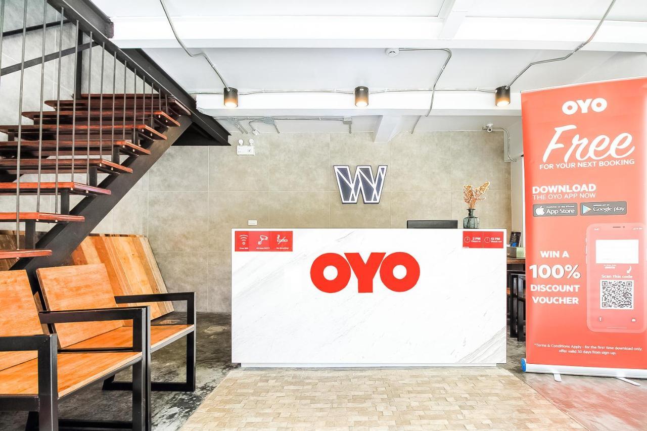 Vaccinated Staff -oyo 312 Wire Phrakanong 3*