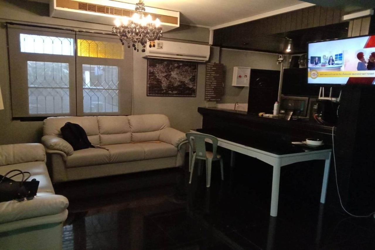Oyo 857 42 Loft Hotel 2*