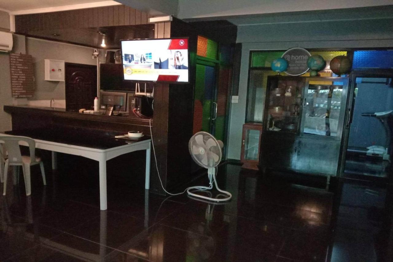 Oyo 857 42 Loft Hotel 2*