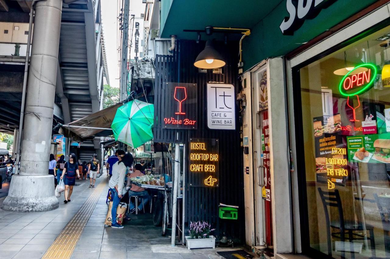 Hostel Thonglor Travellers And Cafe