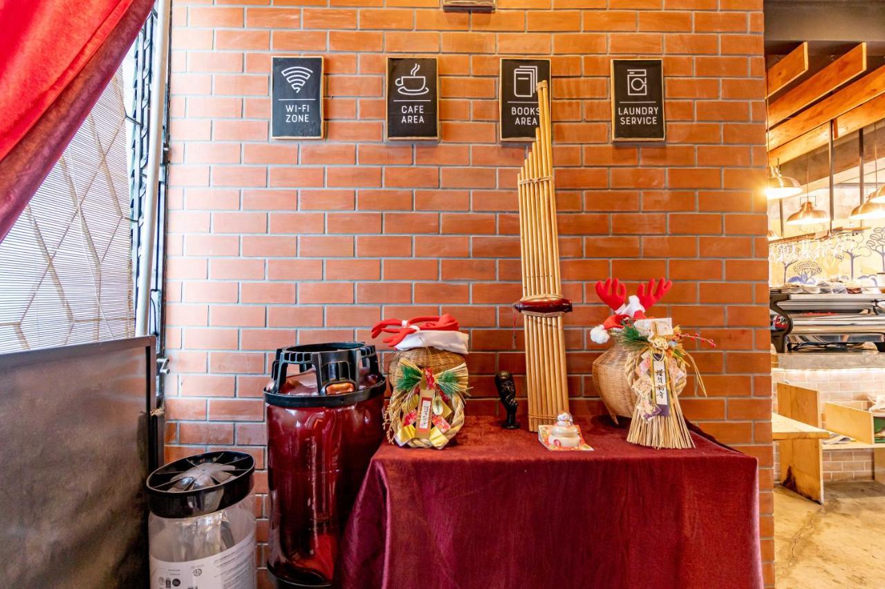 Thonglor Travellers And Cafe