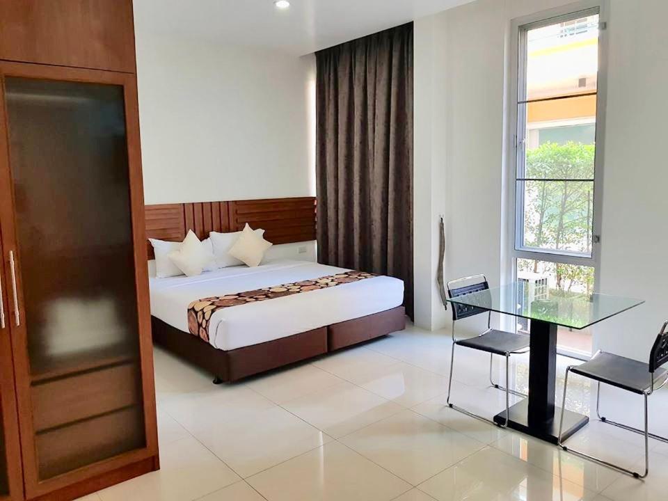 Hotel Paholyothin Park Place 3*