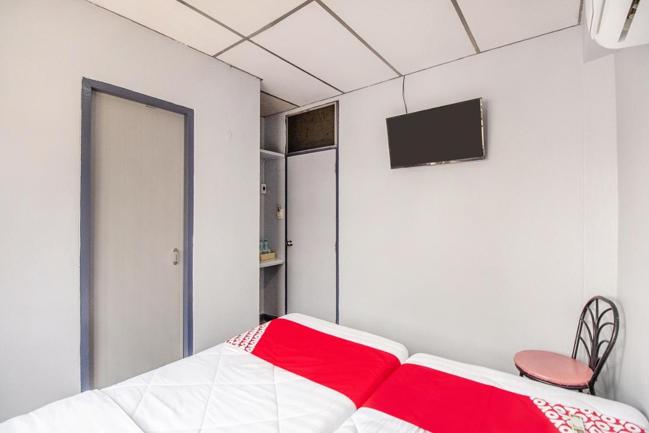 Oyo 537 Na Banglampoo Hotel 3*