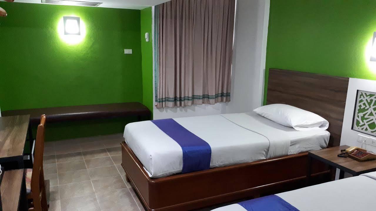 Royal Sukhumvit Lodge *