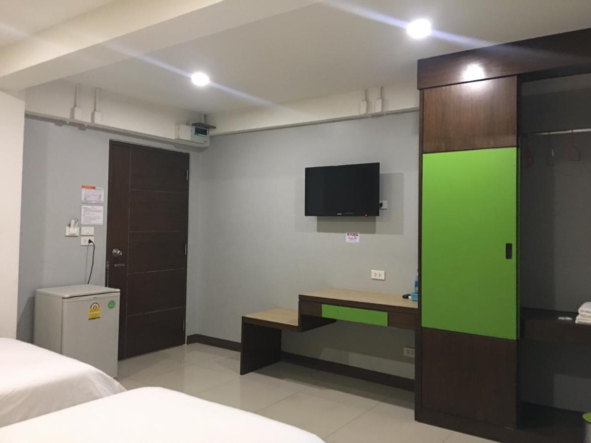 Siri Ratchada Hotel 3*