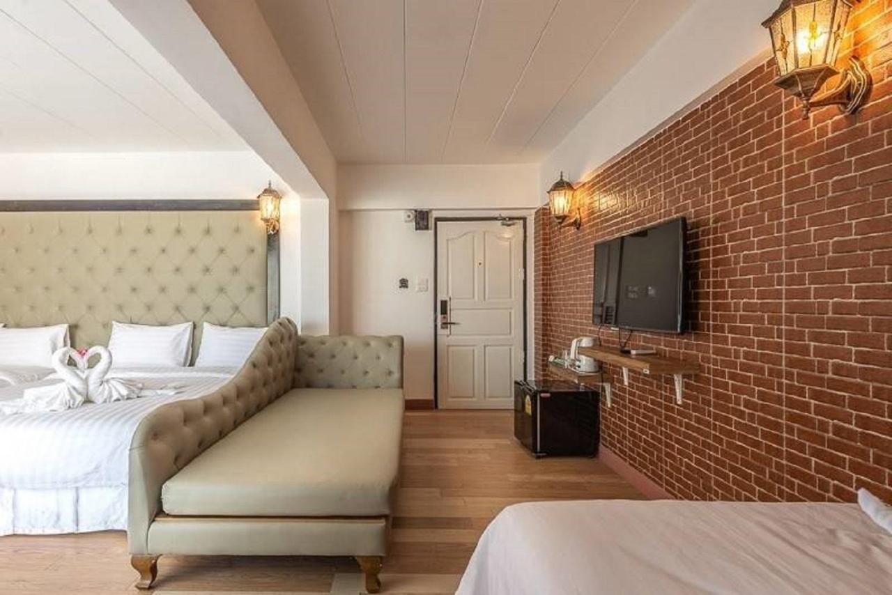 Love hotel Infinite