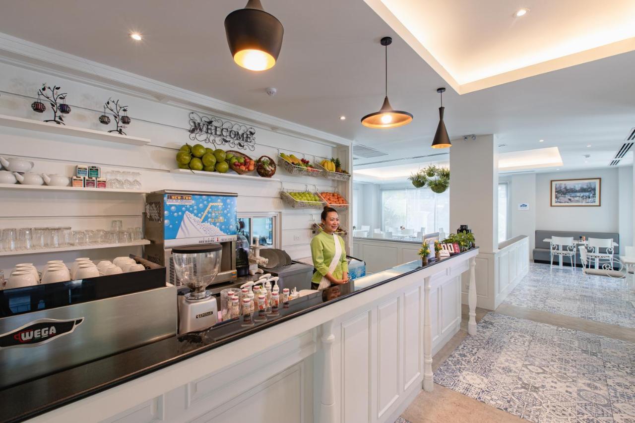 Siam Tharadol Hotel 4*