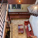 14 Plus 1 Hotel