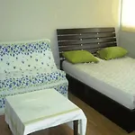 Room In Bb - Thailand Taxiapartment Hostel, Air Conditioning And Free Wifi