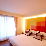 Hip Hotel