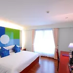Hip Hotel