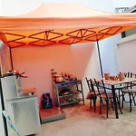 Kru Nat\'S Bed & Breakfast W/ Private Rooms & Gym