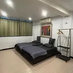 Donmueang Station Hostel
