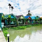 Baan Chay Namm Resort