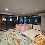 Peace Land Khaosan
