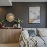 Prime 2-Bed Apt, Skyline View