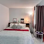 Bangkok Centre Large Room Cheap Price