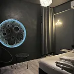 Doctor Alien Hostel Don Mueang