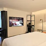 Public House Bangkok, A Member Of Design Hotels