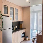 Stylish 1Br Condo By Bts Ekkamai - Infinity Pool & Gym