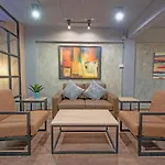Private Apartment In Huaikwang