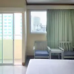 J Two S Pratunam Hotel