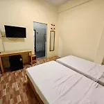 Latitude 13 Room & Breakfast