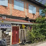 206 Olan Place Apartment With Free Wi-Fi