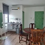 Lee Home Bangkok